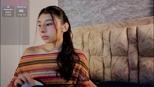 Snapshot of chloe_bluee_ chatting on July 9, 2026, 11:20 am chloe bluee online show from July 9, 2026, 11:20 am