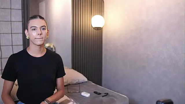 Luxa Velvet online show from April 2, 2026, 2:13 pm