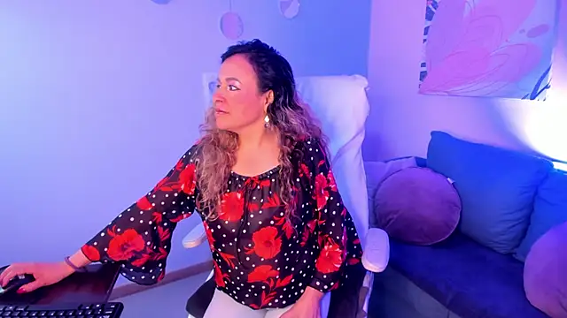 Ivonne 4 online show from April 14, 2026, 12:54 pm