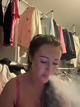 Snapshot of PinkVelvetx chatting on February 21, 2026, 7:16 pm PinkVelvetx online show from February 21, 2026, 7:16 pm