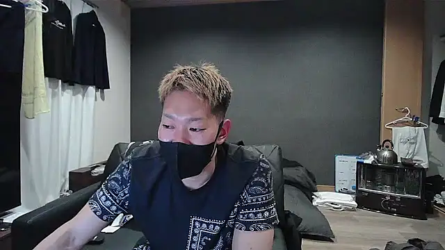 ryuaaaaa online show from March 12, 2026, 5:06 pm