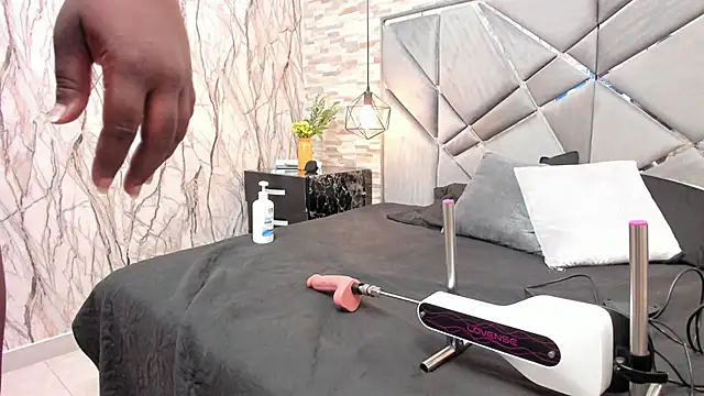 Snapshot of LexyDrip chatting on February 22, 2026, 8:43 pm LexyDrip online show from February 22, 2026, 8:43 pm