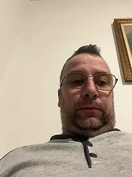 cristian anal88 online show from February 25, 2026, 8:08 pm