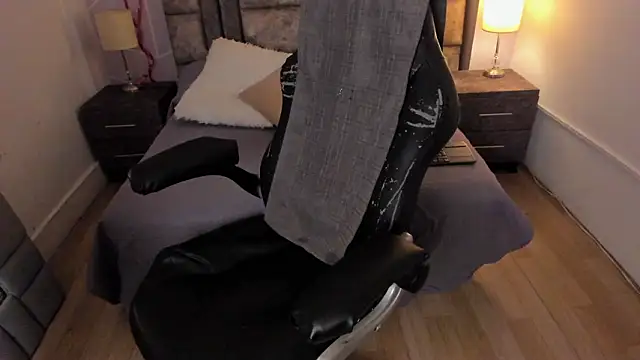 April Swett online show from February 22, 2026, 12:40 pm