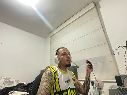 Snapshot of Maximo_Garcia17 chatting on March 3, 2026, 2:29 am Maximo Garcia17 online show from March 3, 2026, 2:29 am