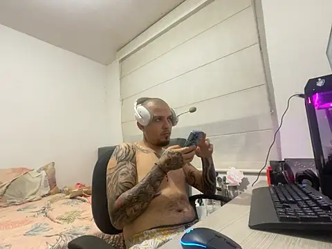 Snapshot of Maximo_Garcia17 chatting on February 21, 2026, 2:02 am Maximo Garcia17 online show from February 21, 2026, 2:02 am