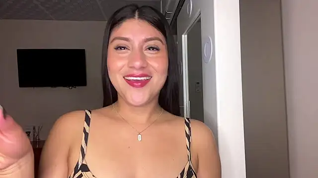 latinasoftie online show from July 16, 2026, 3:25 am
