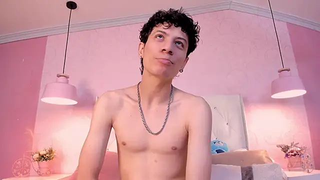 Snapshot of LeoFeniix chatting on March 2, 2026, 4:57 am LeoFeniix online show from March 2, 2026, 4:57 am