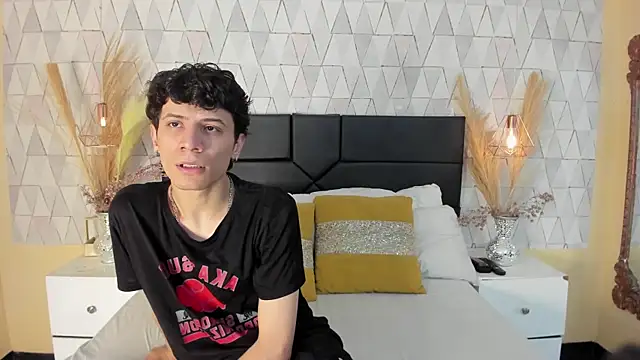 LeoFeniix online show from March 10, 2026, 4:05 am