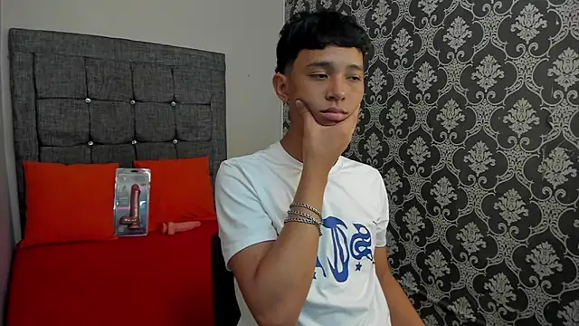 Snapshot of Little_Twink19x chatting on June 3, 2026, 7:29 pm Little Twink19x online show from June 3, 2026, 7:29 pm