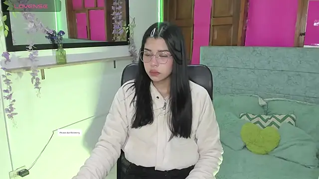 Aysha winxs online show from April 19, 2026, 3:29 am