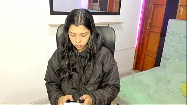 Aysha winxs online show from March 3, 2026, 2:51 am