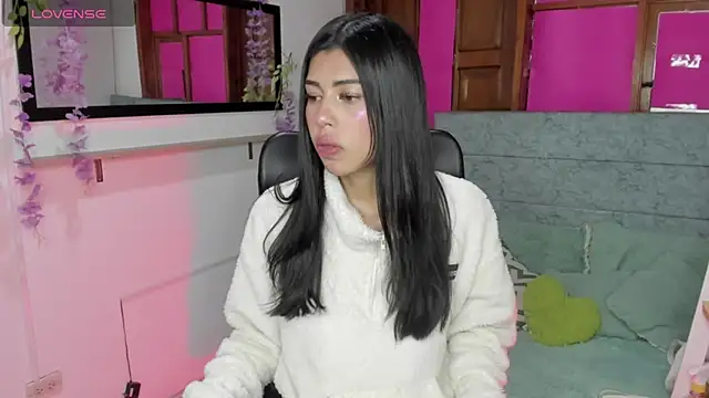 Aysha winxs online show from June 3, 2026, 3:29 am