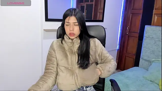 Aysha winxs online show from February 28, 2026, 3:17 am