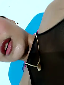 Snapshot of Andrea-hoot chatting on March 3, 2026, 4:52 am Andrea-hoot online show from March 3, 2026, 4:52 am