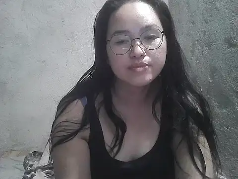 wildchinita00 online show from April 12, 2026, 10:07 am
