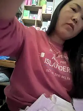 Snapshot of MayEva_ly chatting on March 4, 2026, 1:57 am MayEva ly online show from March 4, 2026, 1:57 am