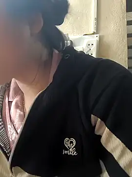 Snapshot of MayEva_ly chatting on February 19, 2026, 7:49 am MayEva ly online show from February 19, 2026, 7:49 am