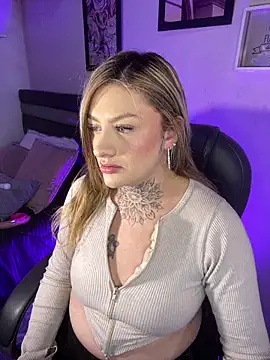 Snapshot of Eliee_Roth chatting on February 28, 2026, 3:06 am Eliee Roth online show from February 28, 2026, 3:06 am