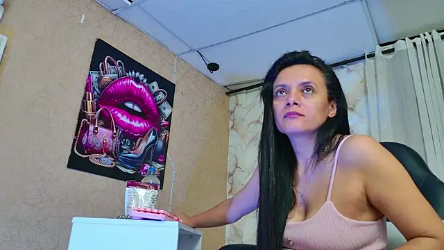 QueenSallyDesire online show from April 14, 2026, 3:22 am