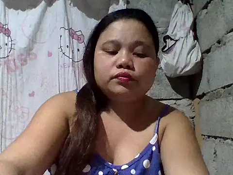 sweetlyn31 online show from April 4, 2026, 12:01 pm