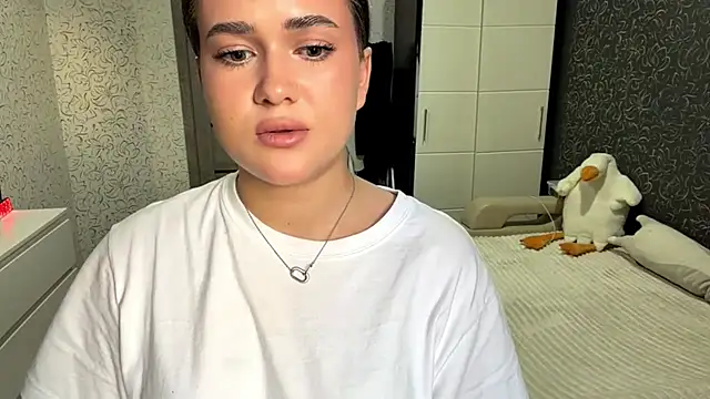 JoycelynUrion online show from April 14, 2026, 11:26 am