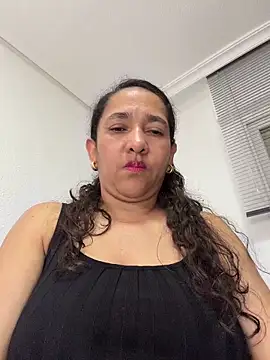 CrystalIvy online show from April 5, 2026, 12:28 am