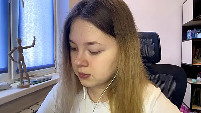 Snapshot of TomikoPfau chatting on February 24, 2026, 7:53 am TomikoPfau online show from February 24, 2026, 7:53 am