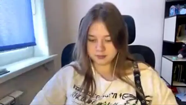 TomikoPfau online show from March 22, 2026, 9:55 am