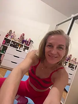 Snapshot of Faiiry_ chatting on March 2, 2026, 5:08 am Faiiry online show from March 2, 2026, 5:08 am