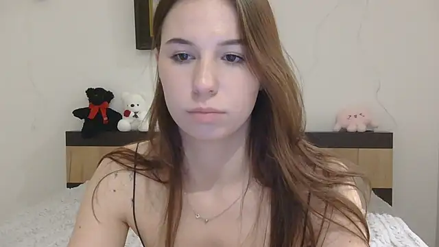 Snapshot of RevolutionAstra chatting on March 3, 2026, 7:43 pm RevolutionAstra online show from March 3, 2026, 7:43 pm