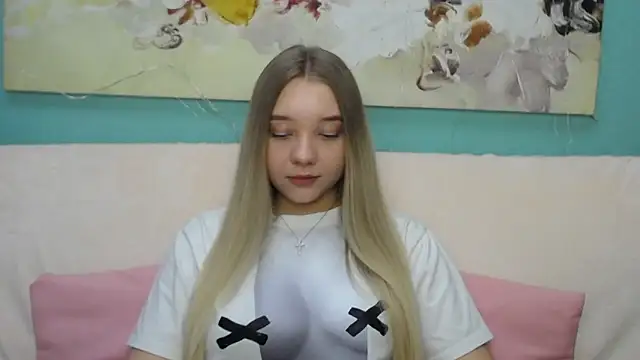 MilanaSiia online show from April 5, 2026, 4:52 am