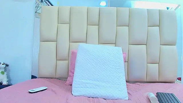 Snapshot of Lana_Sliim chatting on February 26, 2026, 12:16 pm Lana Sliim online show from February 26, 2026, 12:16 pm