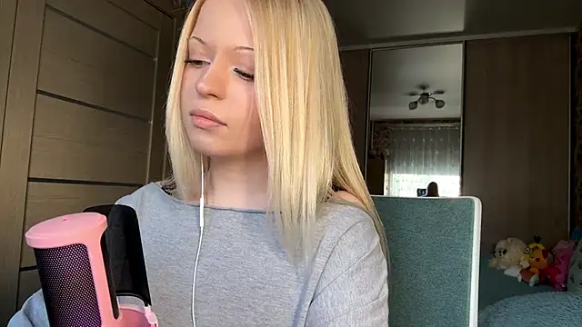 JeneeBIanks online show from March 15, 2026, 12:45 pm