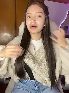 Mady Pink online show from April 16, 2026, 3:29 am