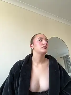 LolaRaeBabyy online show from March 5, 2026, 2:02 pm