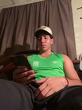 Alejandrososas online show from June 30, 2026, 4:12 am