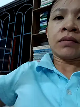 kieuqueen92 online show from March 3, 2026, 1:29 pm