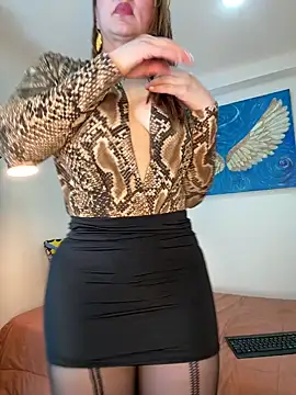 Viictoria-Jones online show from April 15, 2026, 10:10 am