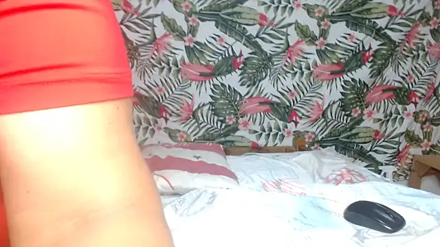 Snapshot of smallvioleta69 chatting on March 10, 2026, 6:34 pm smallvioleta69 online show from March 10, 2026, 6:34 pm
