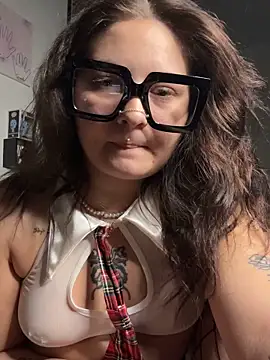 Snapshot of chanelle_dioor chatting on February 20, 2026, 1:02 am chanelle dioor online show from February 20, 2026, 1:02 am