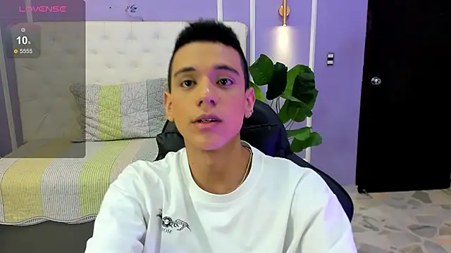 dominicjonnes online show from February 28, 2026, 7:35 pm