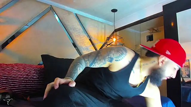 Snapshot of SantiagoHincapiie chatting on February 25, 2026, 4:23 am SantiagoHincapiie online show from February 25, 2026, 4:23 am