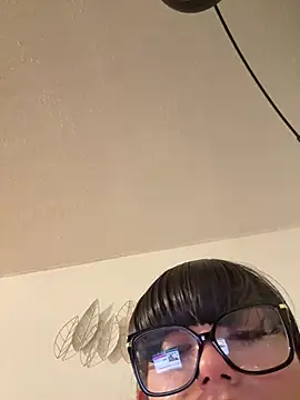 Brunettefantasy4848 online show from May 2, 2026, 5:12 am