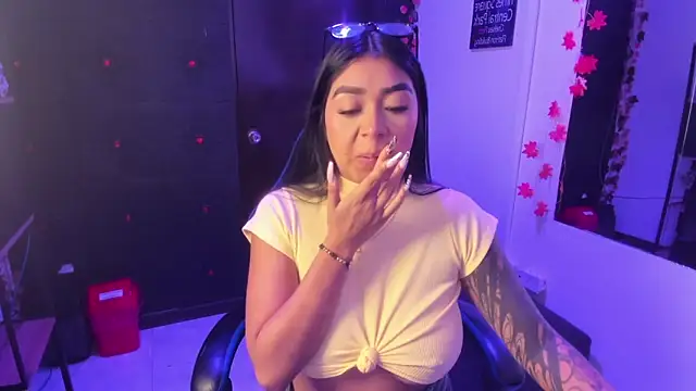 Keyla Cutte  online show from April 18, 2026, 3:20 am