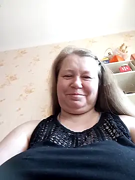 KiraStanton online show from April 15, 2026, 10:10 am