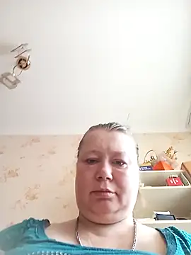 KiraStanton online show from April 12, 2026, 9:23 am