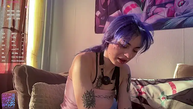 Snapshot of Emmibrilson chatting on July 18, 2026, 2:14 pm Emmibrilson online show from July 18, 2026, 2:14 pm