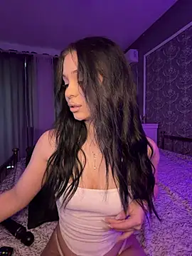 Olivia Noor online show from May 17, 2026, 5:02 pm