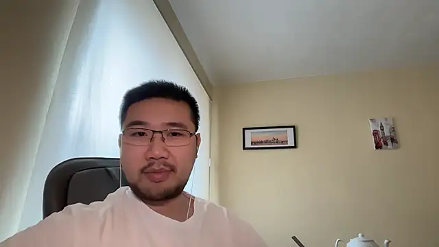 jasonryu2025 online show from April 17, 2026, 11:46 am